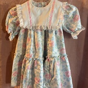 Floral dress with lace trimmed collar, little girls size 5,